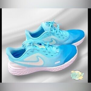Nike Revolution Sneakers